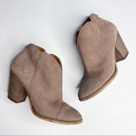 Susina Taupe Tan Suede Ankle Booties Sz 8.5 - Picture 1 of 9